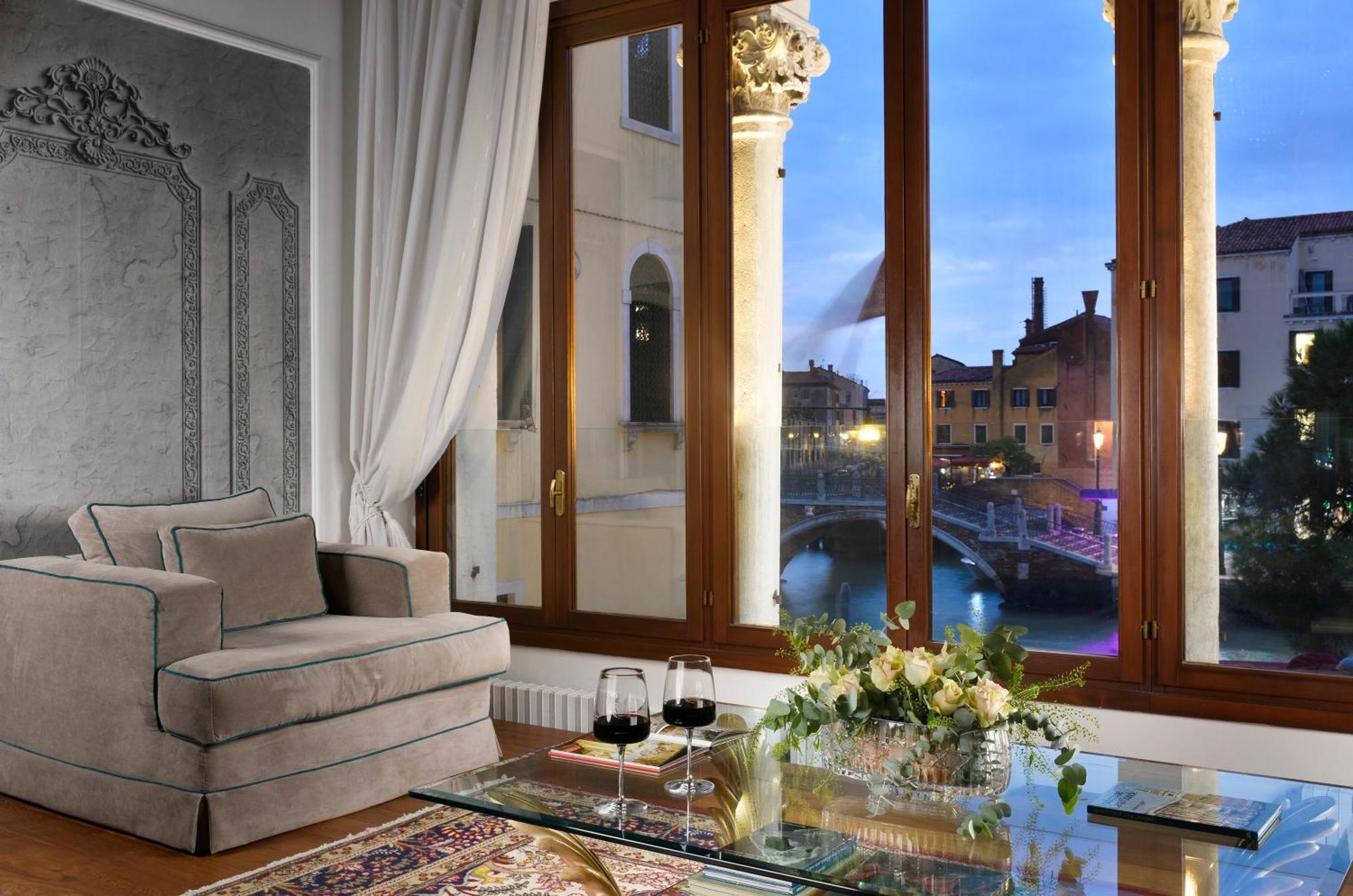 Swan Dolcevita Prestige Stay - Canal View & Exclusive Experience Venedig Exteriör bild