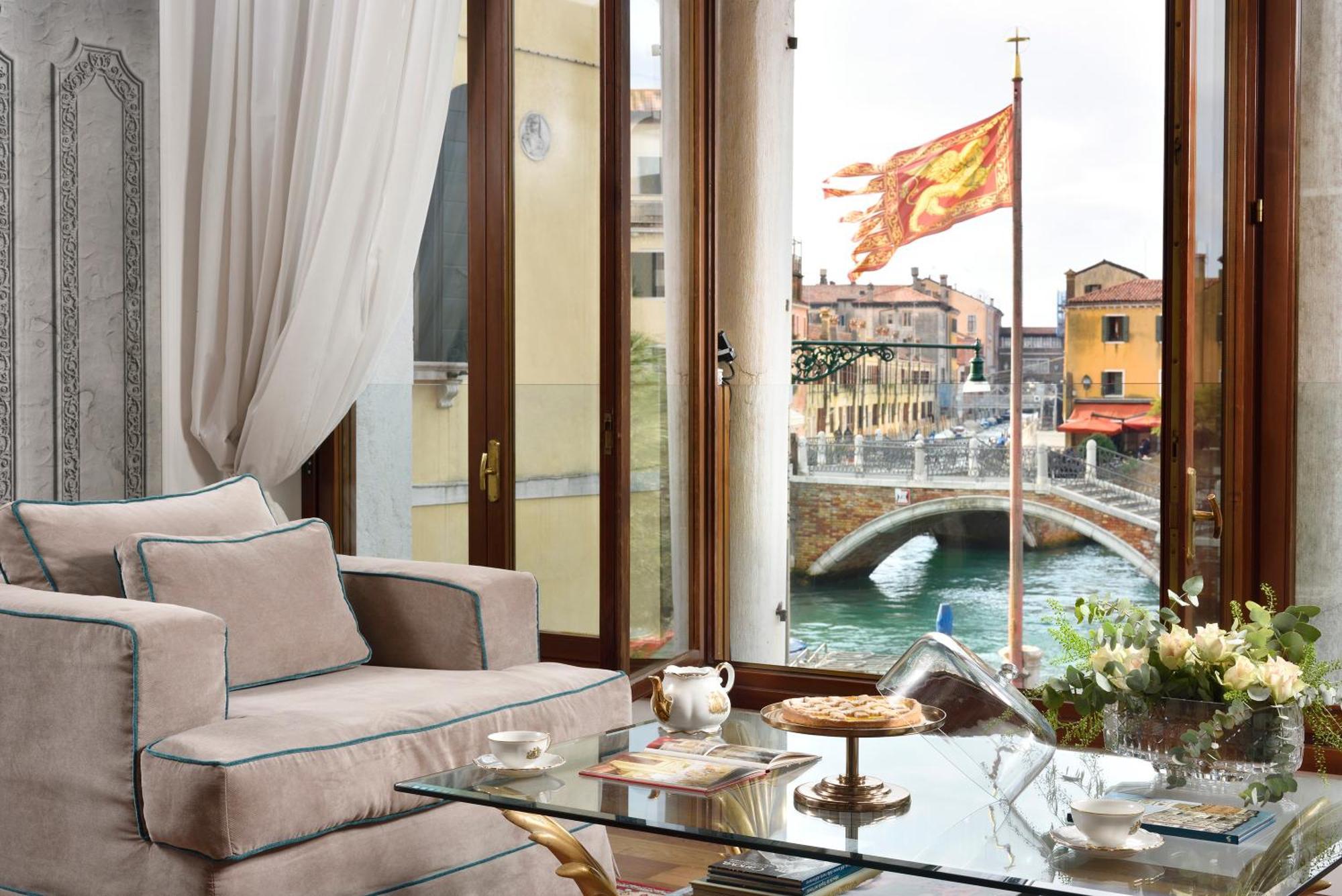 Swan Dolcevita Prestige Stay - Canal View & Exclusive Experience Venedig Exteriör bild