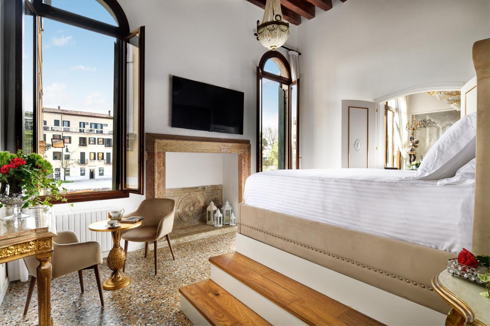 Swan Dolcevita Prestige Stay - Canal View & Exclusive Experience Venedig Exteriör bild